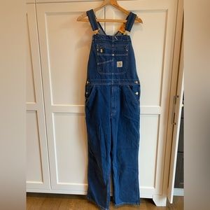 30x30 Carhartt loose fitting denim overalls.